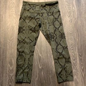 Lululemon crop leggings